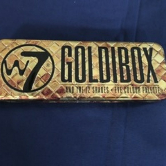 Makeup - Picture 1 of 3